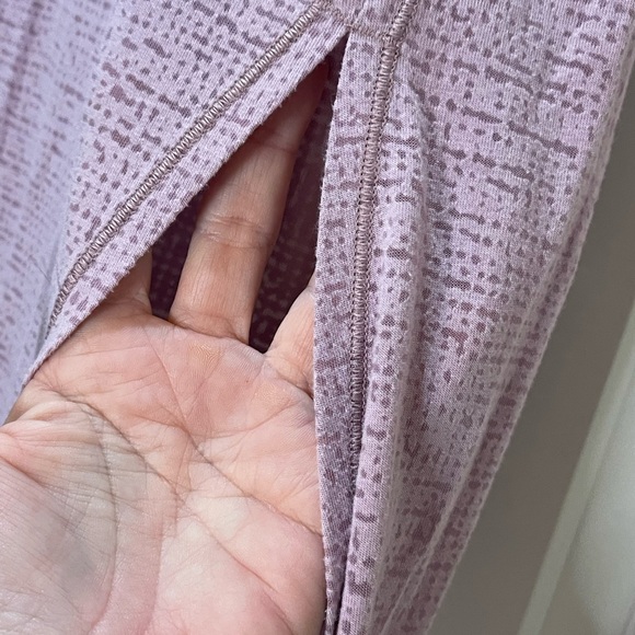 Lululemon Athletica Sneakout Top Pink Antoinette Activewear Dance Gym Size 8 - Picture 5 of 9